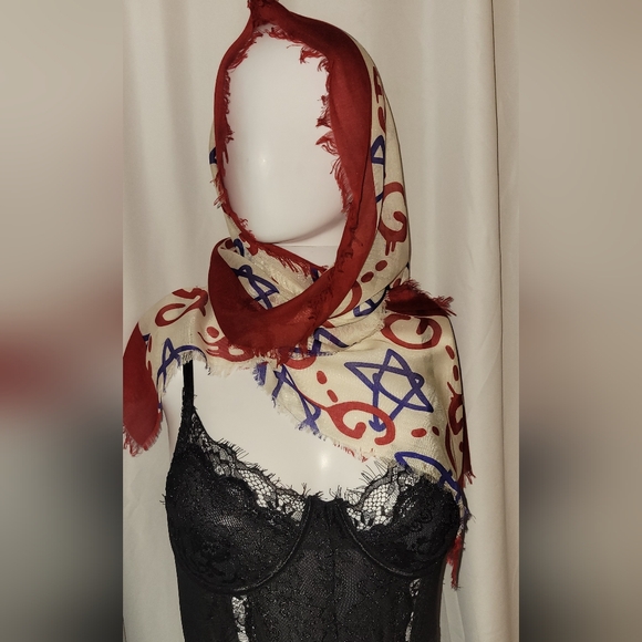 - Gucci long Scarf handmade from Gucci 100%authentic - Picture 12 of 17